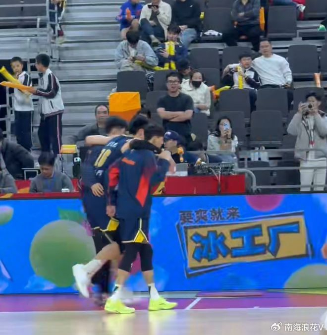 杏彩体育官网-突发！广东队2米11中锋，意外受到重伤，被队友搀扶下场,令人担忧|焦泊乔|天津队|潜力赛|广东男篮|比赛_新浪体育_新浪新闻